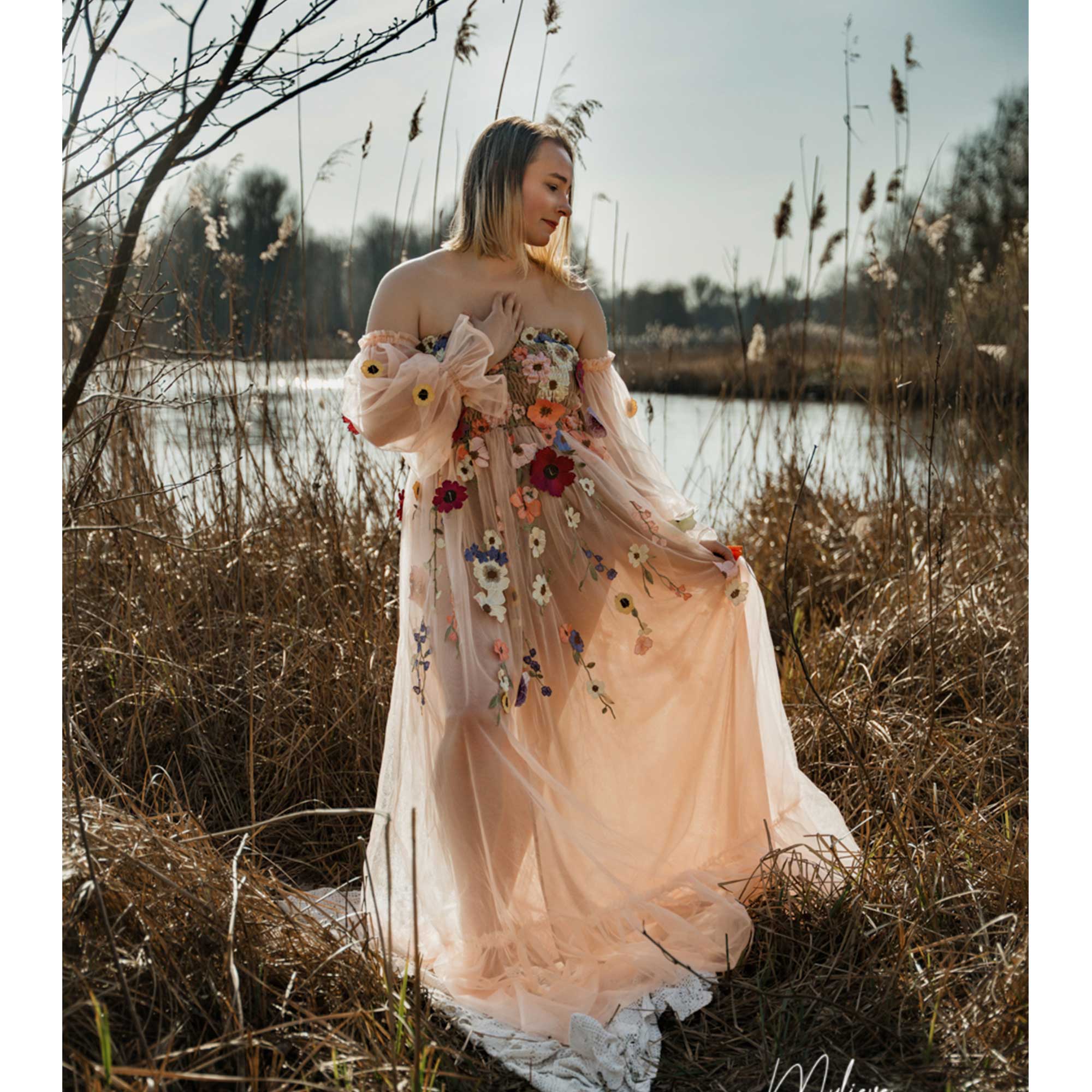 Embroidery Daisy - Don&Judy Buntes schulterfreies Organza-Kleid mit Puffärmeln,