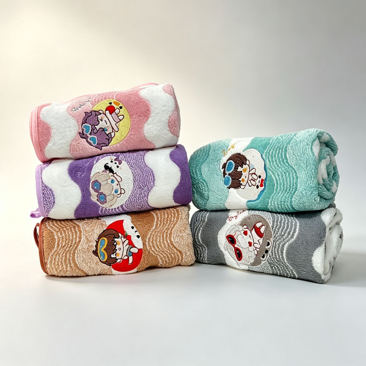 Embroidery Gift - Anime Love and Deepspace Korallenfleece-Handtuch, niedliche