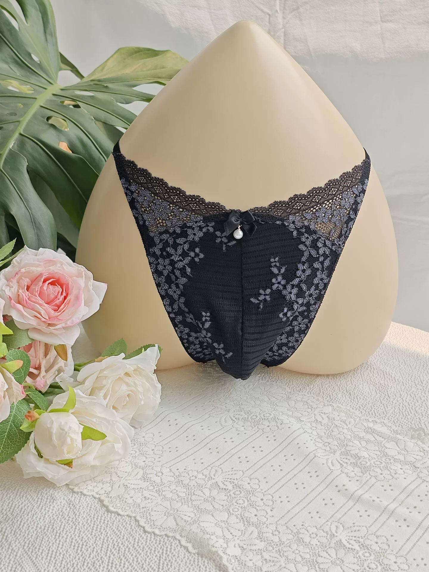 Schwarze Spitzen-T-Shorts für  – Embroidery Gift Bewertung und Preis