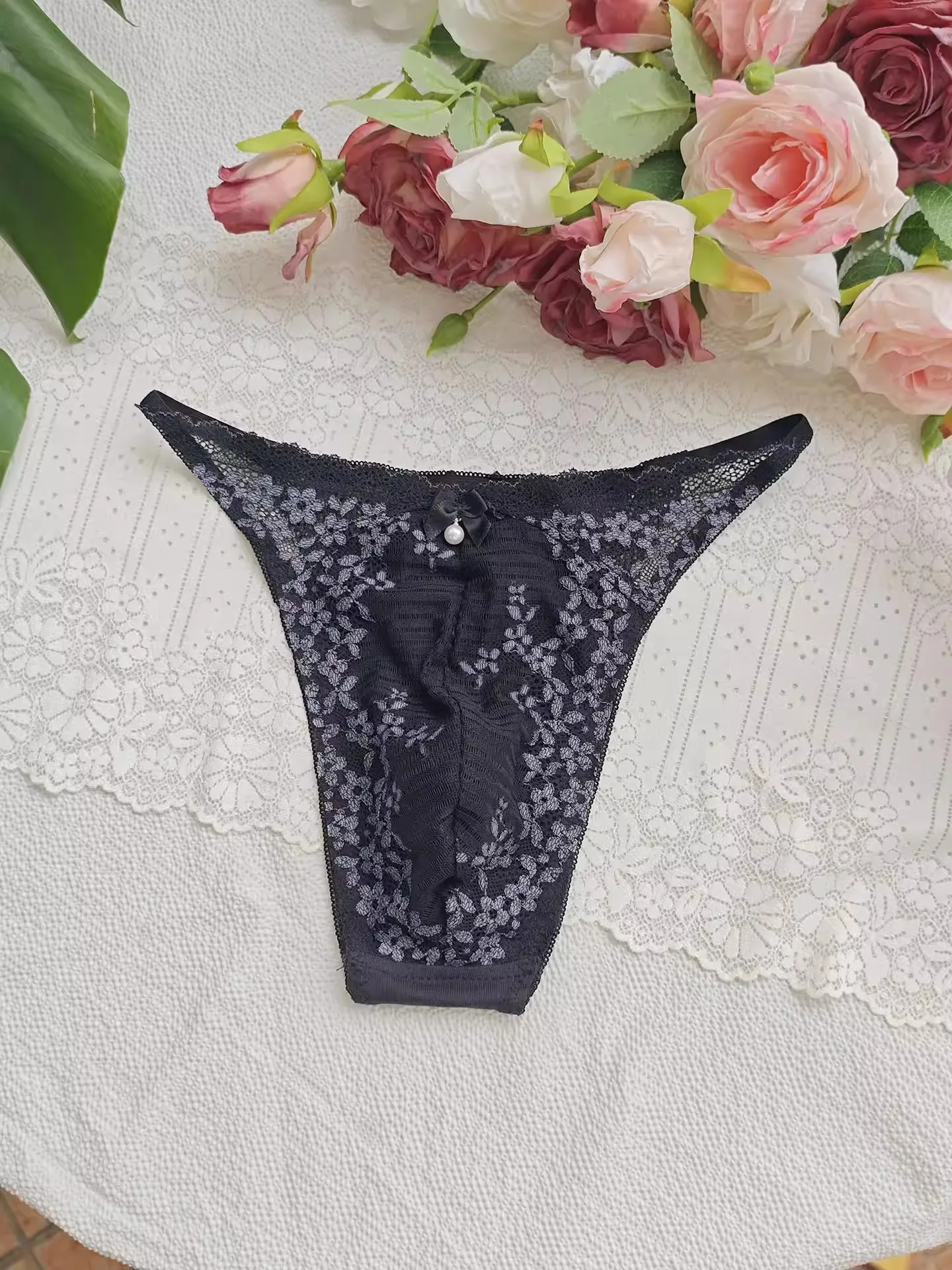 Schwarze Spitzen-T-Shorts für  – Embroidery Gift Bewertung und Preis