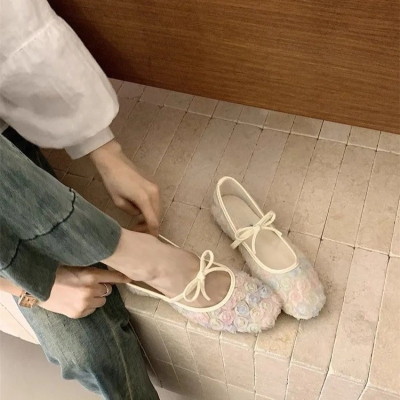 Sanfte neue chinesische Rose M – Embroidery Flat Shoes Bewertung und Preis