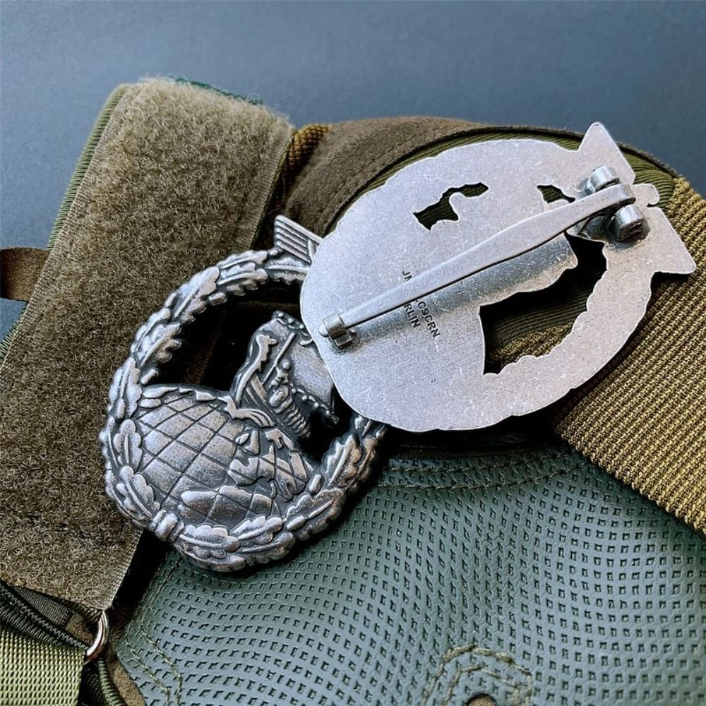 Tragbares Retro-Adler-Metallab – Embroidery Legacy Bewertung und Preis